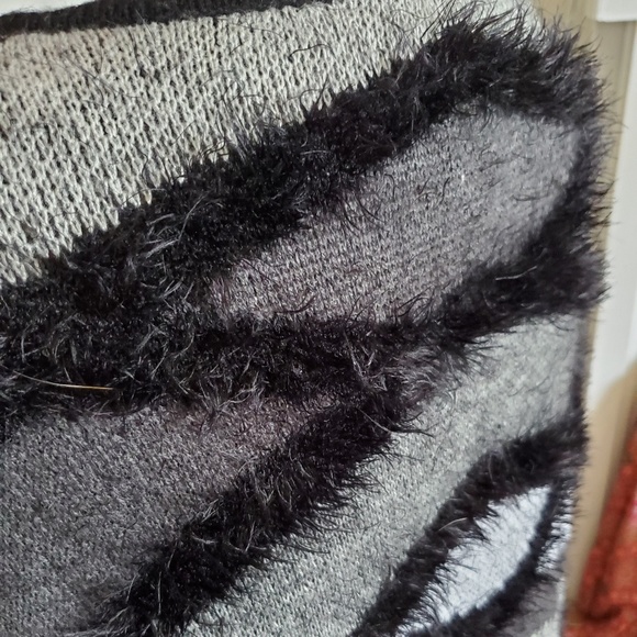 BCBGMaxazria Textured Fringe Cape - Picture 7 of 8